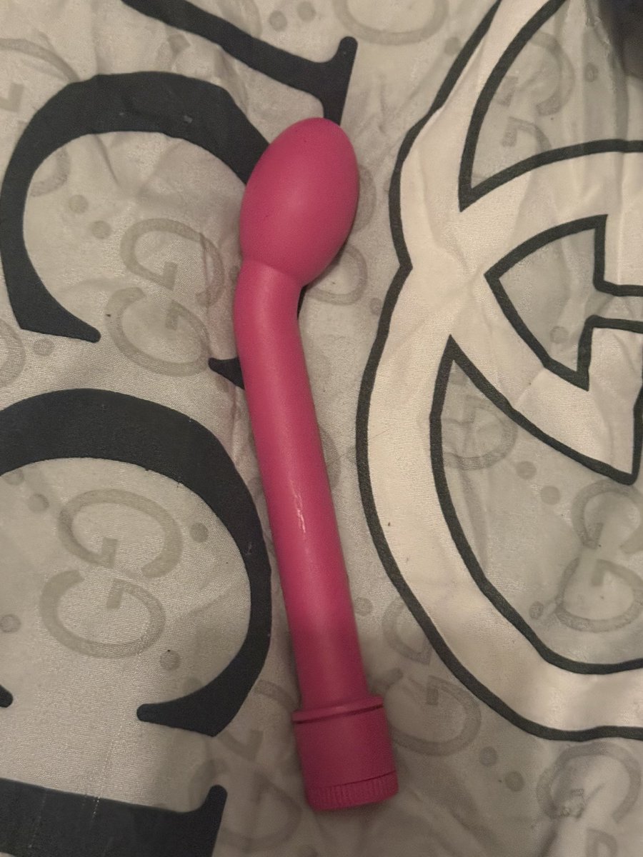 horny bitch tweet media