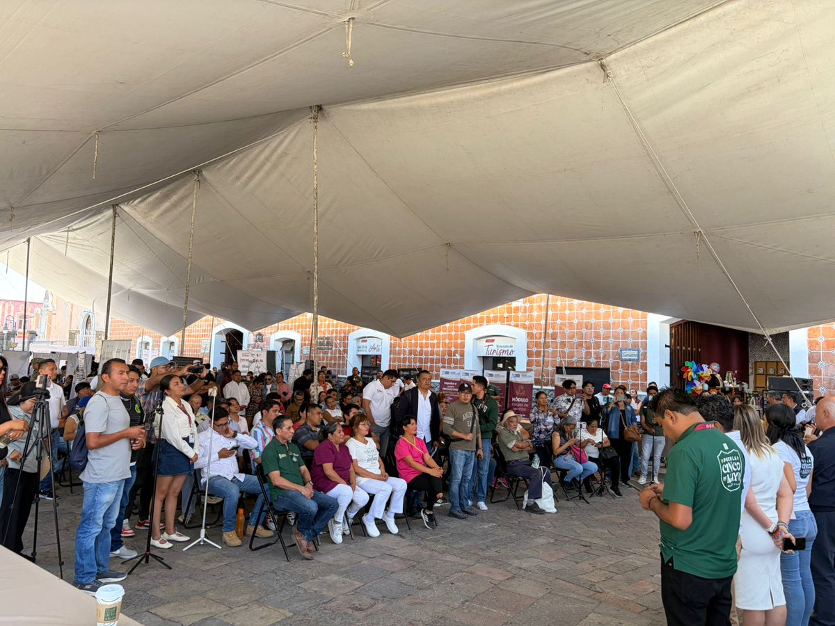 Formamos parte de las Jornadas de Atención Ciudadana en Atlixco, donde acercamos demostraciones y promovimos nuestra oferta educativa para fortalecer el empleo y el emprendimiento.

Cada encuentro suma al desarrollo de más poblanas y poblanos con herramientas reales para salir