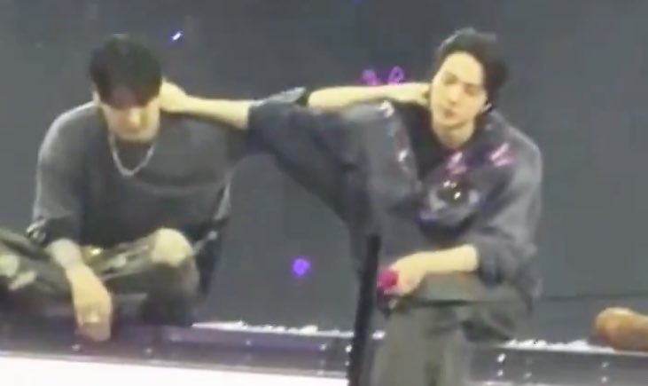 MAYCEE ⁷ ARIRANG tweet media