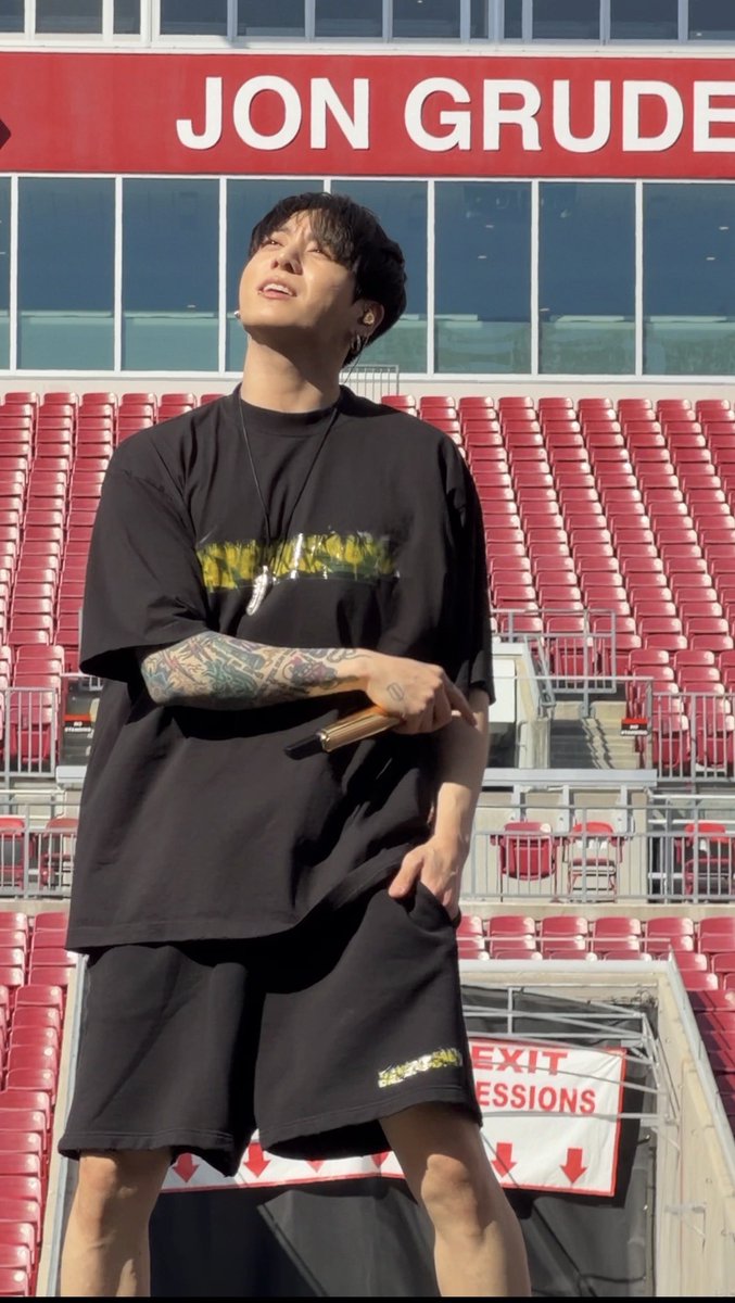 Anna ⁷ ୨♡୧ 𝓐𝓻𝓲𝓻𝓪𝓷𝓰 ㉧㉣㉣ IS SEEING BTS 💜 tweet media