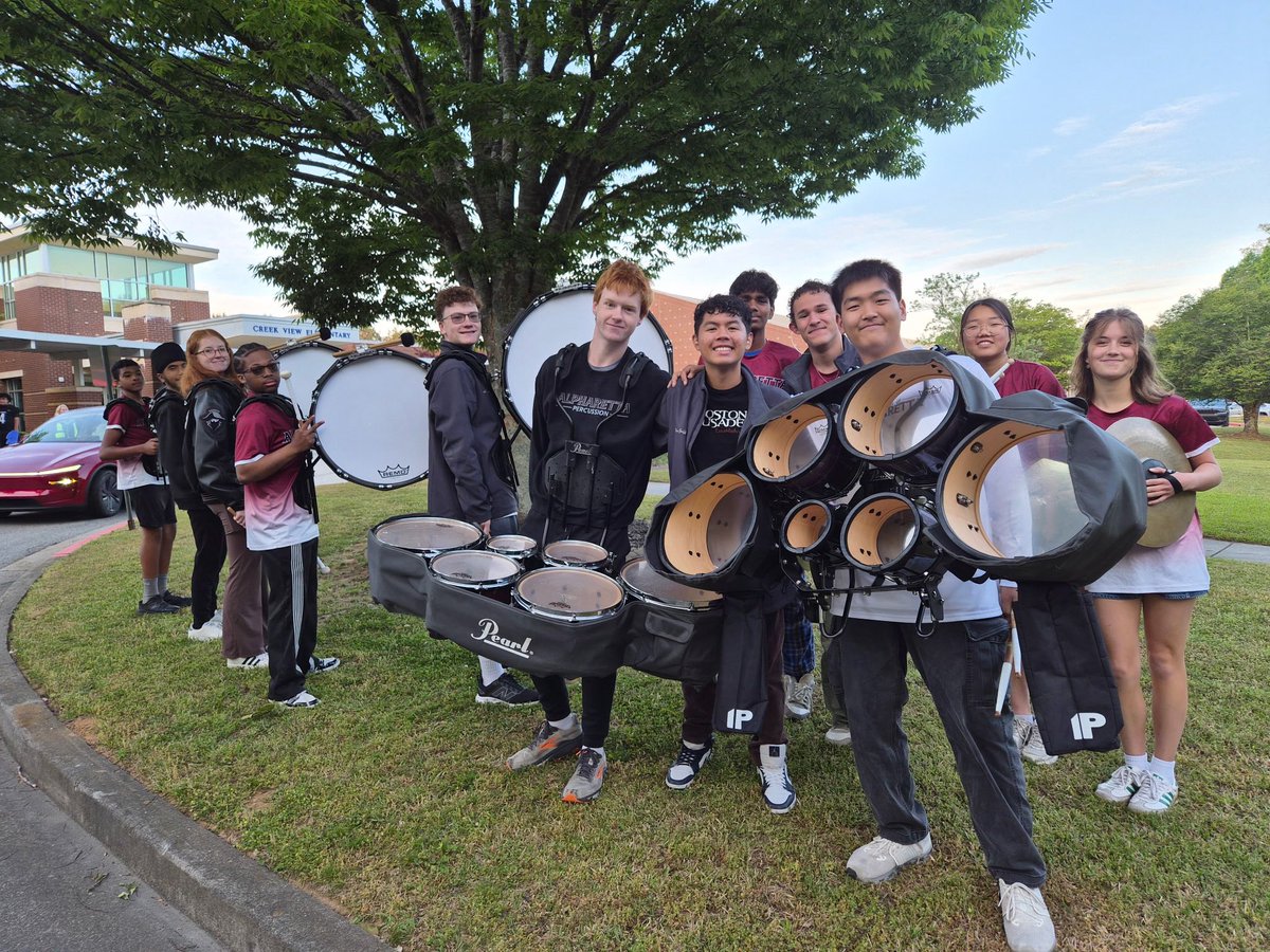 CreekViewElem's tweet photo. We had an amazing Walk to School day, and it was a perfect celebration for Earth Day! Thank you to all who made it out to start our morning great!🌎🌅❤️

#cvescheetahs @fultoncoschools @alpharettafootball @scheifflee_ahs @ahs.raider.band @ahsjrraiderfb @ajrcheer https://t.co/ZS8oXZiD50