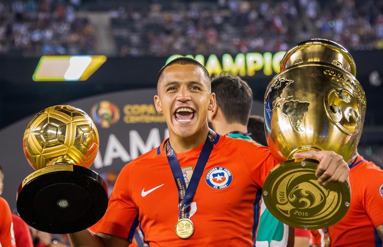 CotoMolina_'s tweet photo. @mbaafraude Y ninguno le pudo dar un título a su país… Bravo, Vidal y Alexis les dieron dos a Chile. 

Respeten los rangos. https://t.co/TiHTMHMCRN