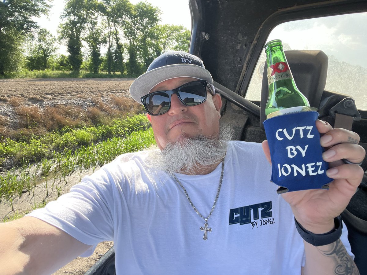 CutzByJonez's tweet photo. had a great time..
headed home safe 🙏🏼
#lifeiscool
#cutzbyjonez https://t.co/nrA76BQBEL