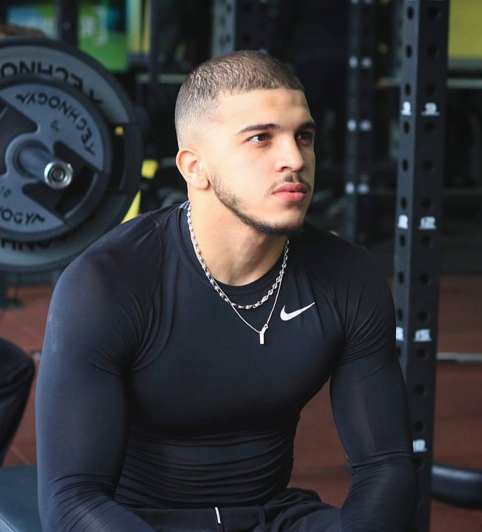 Zlogi011 tweet media