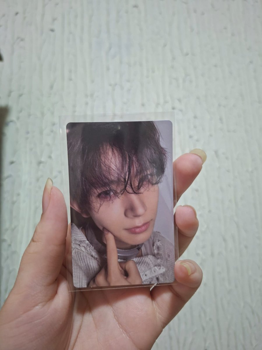 ryubeerry's tweet photo. Feedback positivo pra @syunkicegs que trouxe esse photocard do heeseung em segurança pra casa e com os adesivos fofíssimos juntos!! https://t.co/1PfoCcATN9
