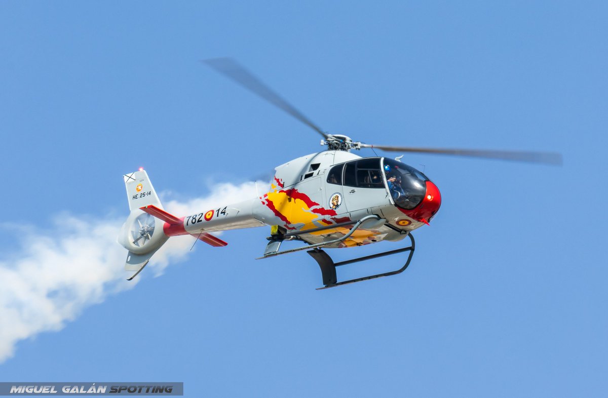 OzpSvlSpott's tweet image. EC-120 Pateulla Aspa del Ejército del Aire 782🇪🇸14 (HE25.14), Centenario del vuelo del Plus Ultra. Palos de la Frontera (Huelva) 24-2-2026 #avgeek #planespotting #aviationlovers @PatrullaAspa @EjercitoAire @AYTOPALOSFRONT