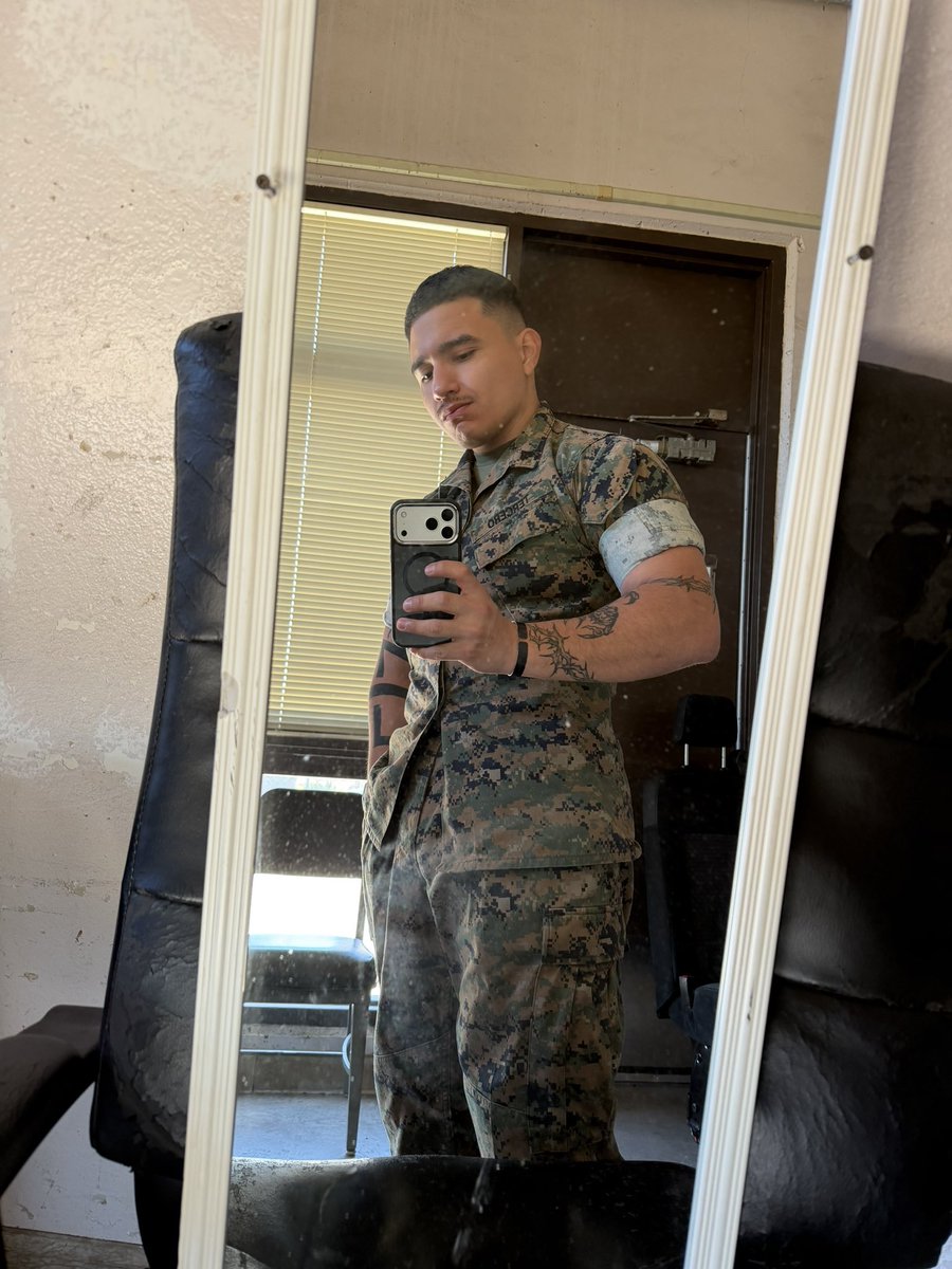 Ryan3718ALM's tweet image. My sleeves were looking clean today #gay #military #latino