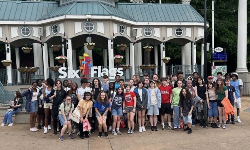 ASMSDragons's tweet photo. 🦸‍♂️ We had a SUPER fun junior class trip! First, we traveled to the University of Alabama at Birmingham, where we got a full tour, learned what they can offer our students, and even saw some ASMS alums.🐉 Then, we headed to Six Flags Over Georgia for a day of thrills and smiles! 😄