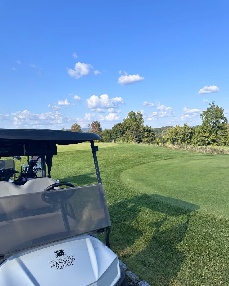 FerraLuffy's tweet image. 📉 Volatility vs. Velocity
Market volatility can be draining, but the velocity of a perfect drive is pure therapy. Looking forward to leaving the spreadsheets behind and finding some peace on the course this weekend. Who else is playing? 🏌️‍♀️☀️ #WallStreet #GolfAddict #WeekendPlans