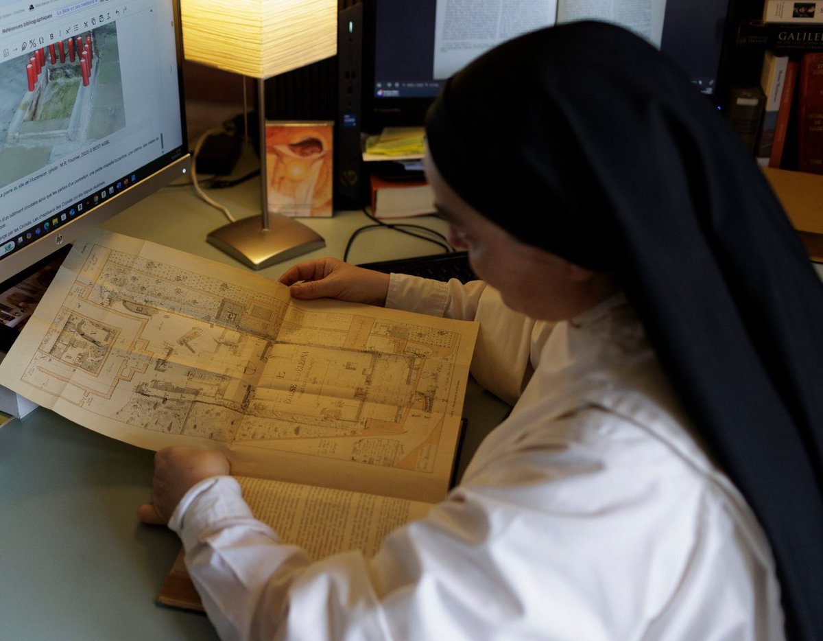 HORRIFIC: Today, Israeli extremists attacked a researcher nun from the French School of Biblical and Archaeological Research near the Cenacle in Jerusalem.