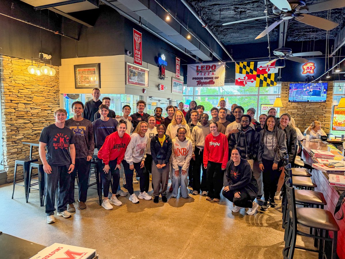 TerpsWBB's tweet image. A huge thank you to @umdwbb_managers and @umdwbb_scout for all you for us each and every day! The team behind the team! 

#faMily 🐢