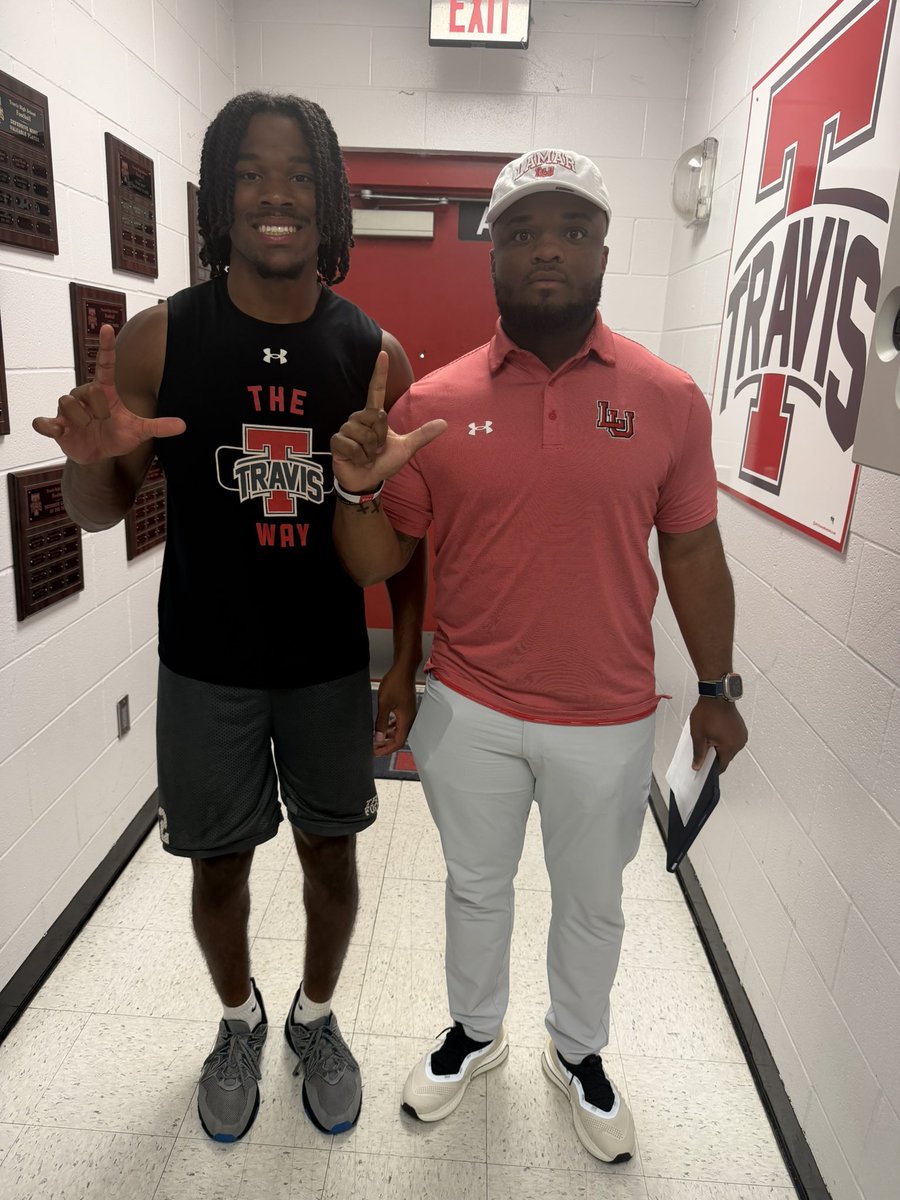 ethan_2027's tweet photo. #AGTG After a great conversation with @coachmac_22 i’m blessed to receive an 🅾️ffer to @LamarFootball 🐦‍🔥

@coach_crumedy @TheProtectUCrew @MickensJay @justinallen_13 https://t.co/GMBtPPtedf