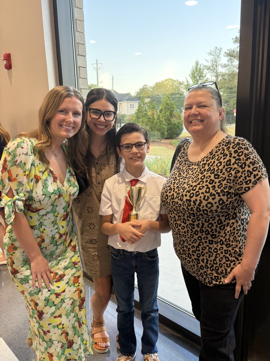 AmandaKellerSEC's tweet photo. Congratulations, Ben for representing Creek View for the Yes I Can award! I am so proud of all your self advocacy and self regulation growth! 🏆⭐️🤩

@CreekViewElem @FultonCoSchools @FCS_SEC https://t.co/uLudOSAvhU