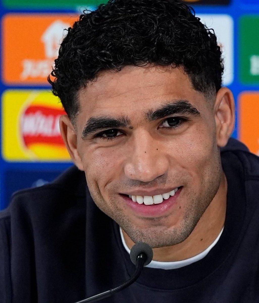 STAT FOLLE 🤯 

Joueurs africains ayant délivré le plus de passes décisives dans l'histoire de la Champions League :

20- 🇨🇲 Samuel Eto'o
19- 🇪🇬 Mohamed Salah 
18- 🇲🇦 Achraf Hakimi

Hakimi est arrière droit.