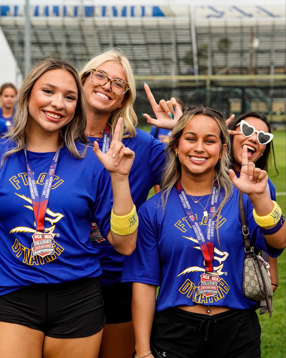 JavelinaSports's tweet photo. What a weekend! We celebrated two programs that represented TAMUK on the biggest stage @JavelinaBeach

#SandyHogs #DTNA1MH #FTLOTJ https://t.co/fN27ORwLJn