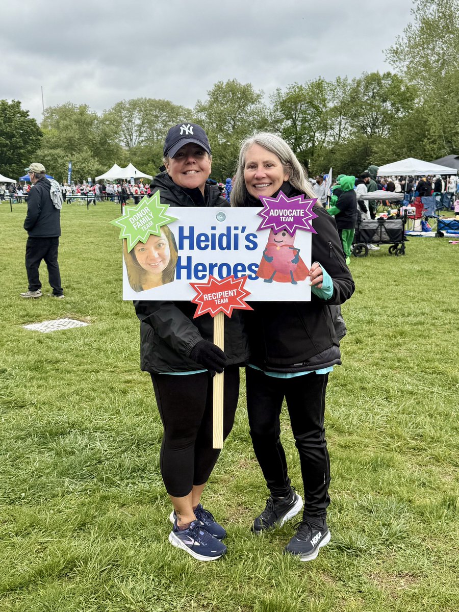 RJulie7's tweet photo. What a great day to honor our sister, Heidi, and all organ donors. ♻️💙#donordash #giftoflife https://t.co/rrFYWacg9Q