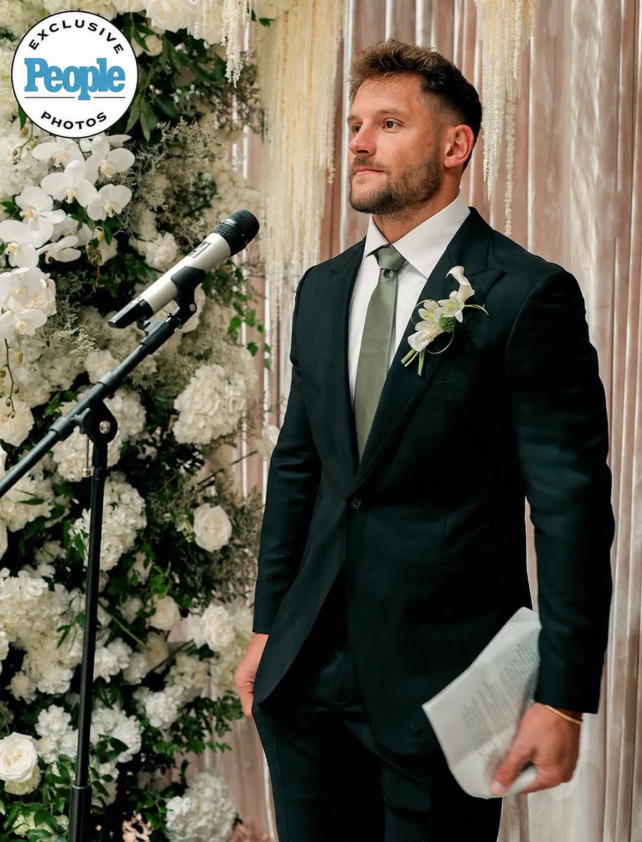 OurSf49ers's tweet image. #49ers Nick Bosa recently got the honor of officiating the wedding for his big brother Joey during his recent marriage ❤️

Via: @GentsPlaybook