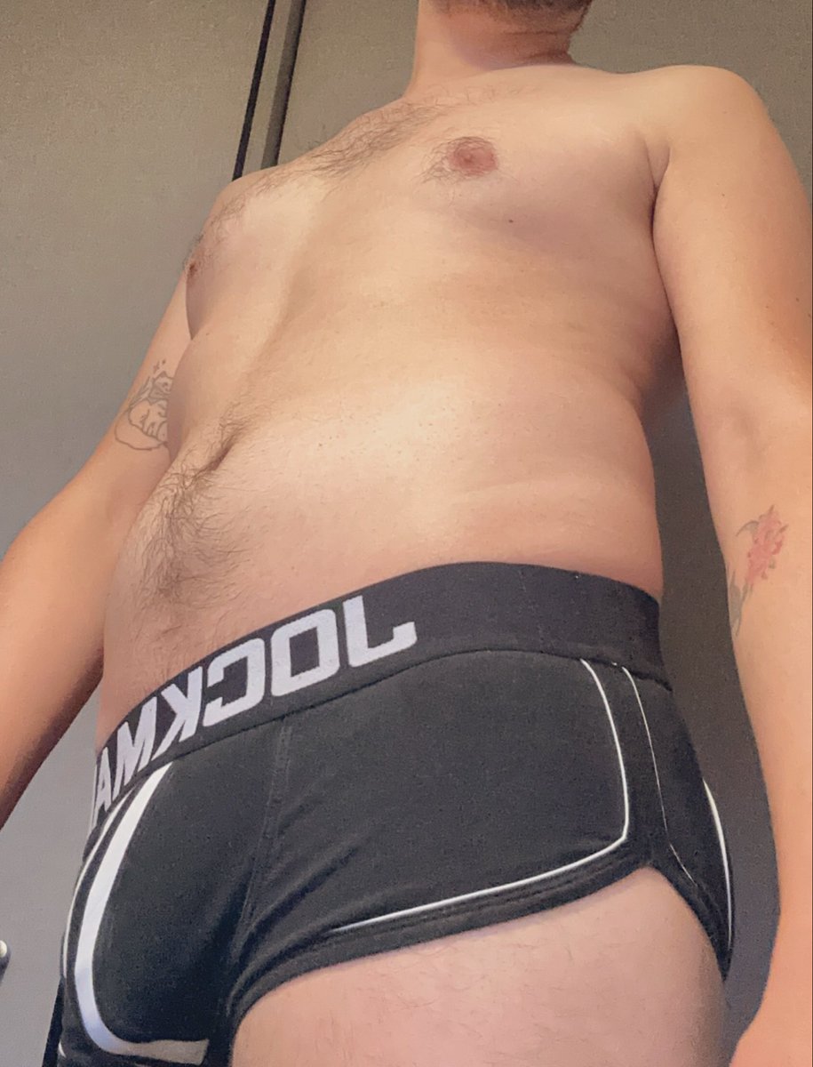 G y J tweet media