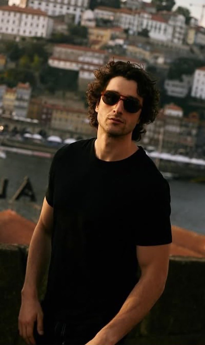 He's stunning 😍🔥🔥

#agustindellacorte