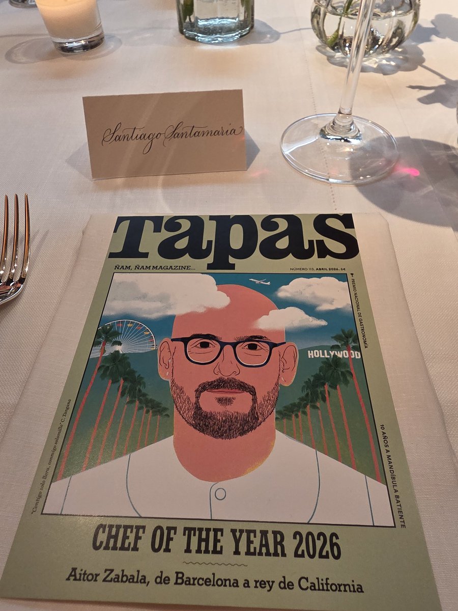 SantamariaSoler's tweet photo. Muchísimas gracias a @ArodSpainMedia y @SpainMediaES por permitirme participar en la celebración del reconocimiento de @TapasMagazine a Aitor Zabala como chef del año. Qué bonita noche. https://t.co/lI5jSc00yU