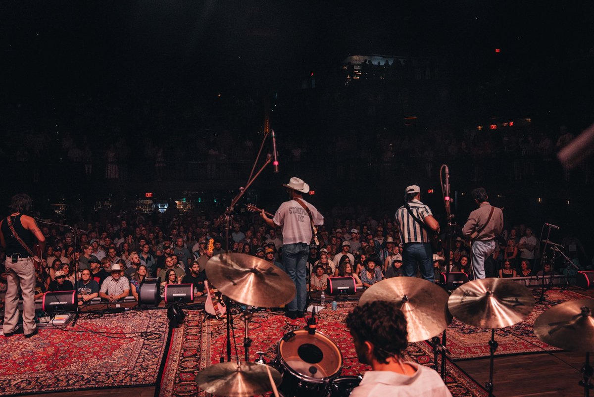 JasonScottHH's tweet photo. Little Rock -> New Orleans ->
Oxford -> Atlanta ->
Chattanooga -> Ft. Worth ->
Knoxville -> Merlefest 🚐￼💨 https://t.co/NovULrKp1Q