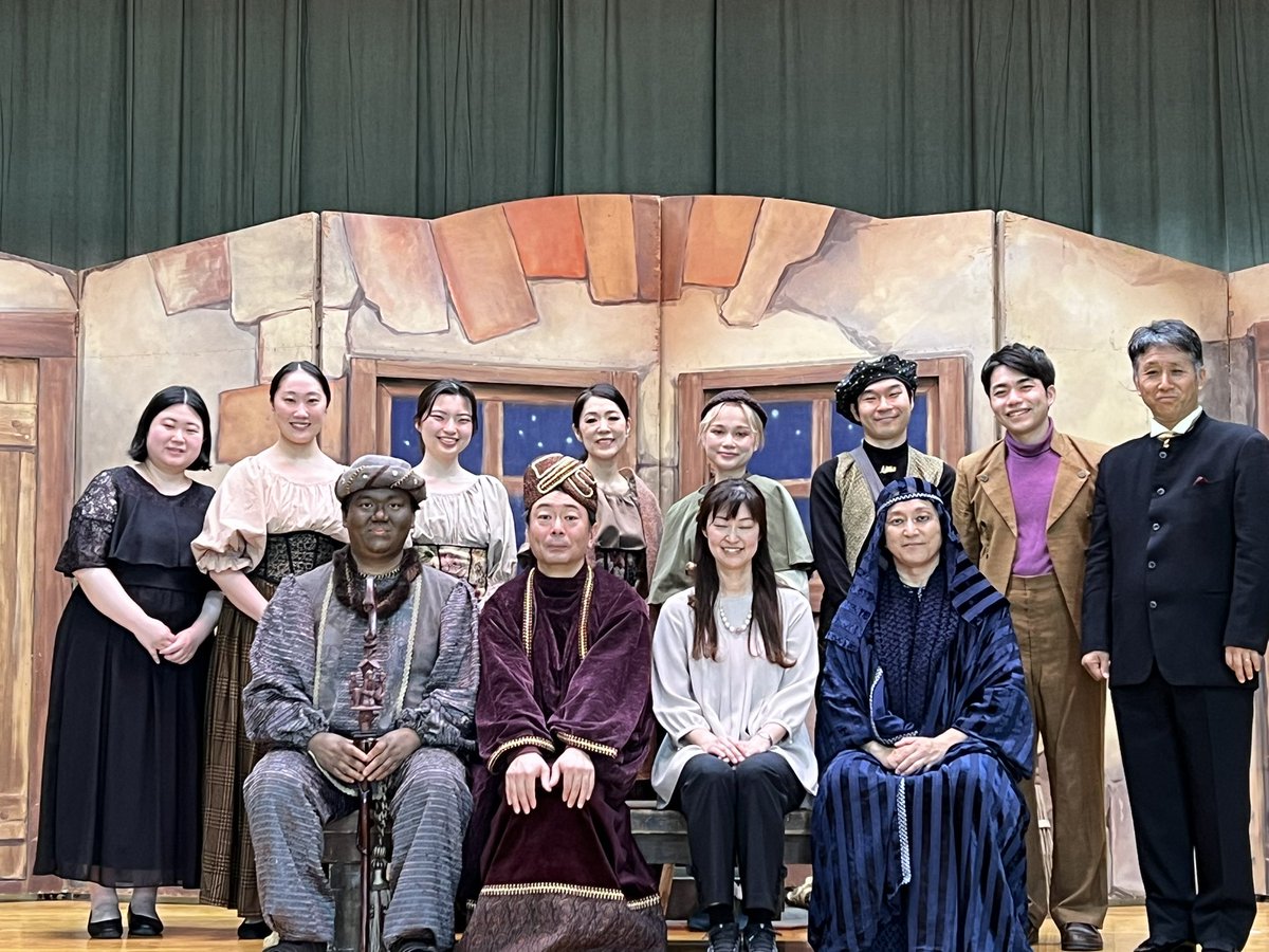 Operarts's tweet photo. 【オペラの裾野を展げる】

ご縁をいただき公立小学校芸術鑑賞会にて
約3年振りのメノッティ作曲オペラ #アマールと夜の訪問者 を上演♪
50分と小作品ながら道徳的な物語と個性的で美しい音楽に満ち溢れる作品に、児童が一気に舞台に引き込まれていく様子が印象的でした。

是非ご覧頂きたい逸品です。 https://t.co/4SOBTi0vPI