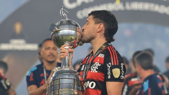 Giorgian de Arrascaeta em entrevista ao portal Transfermarkt, sobre nunca ter aceitado propostas da Europa para deixar o Flamengo.

“Desde que eu cheguei ao Flamengo, eu tive umas propostas, mas junto com  meu empresário, eu decidi ficar. Eu não quis nem ouvir essas propostas.