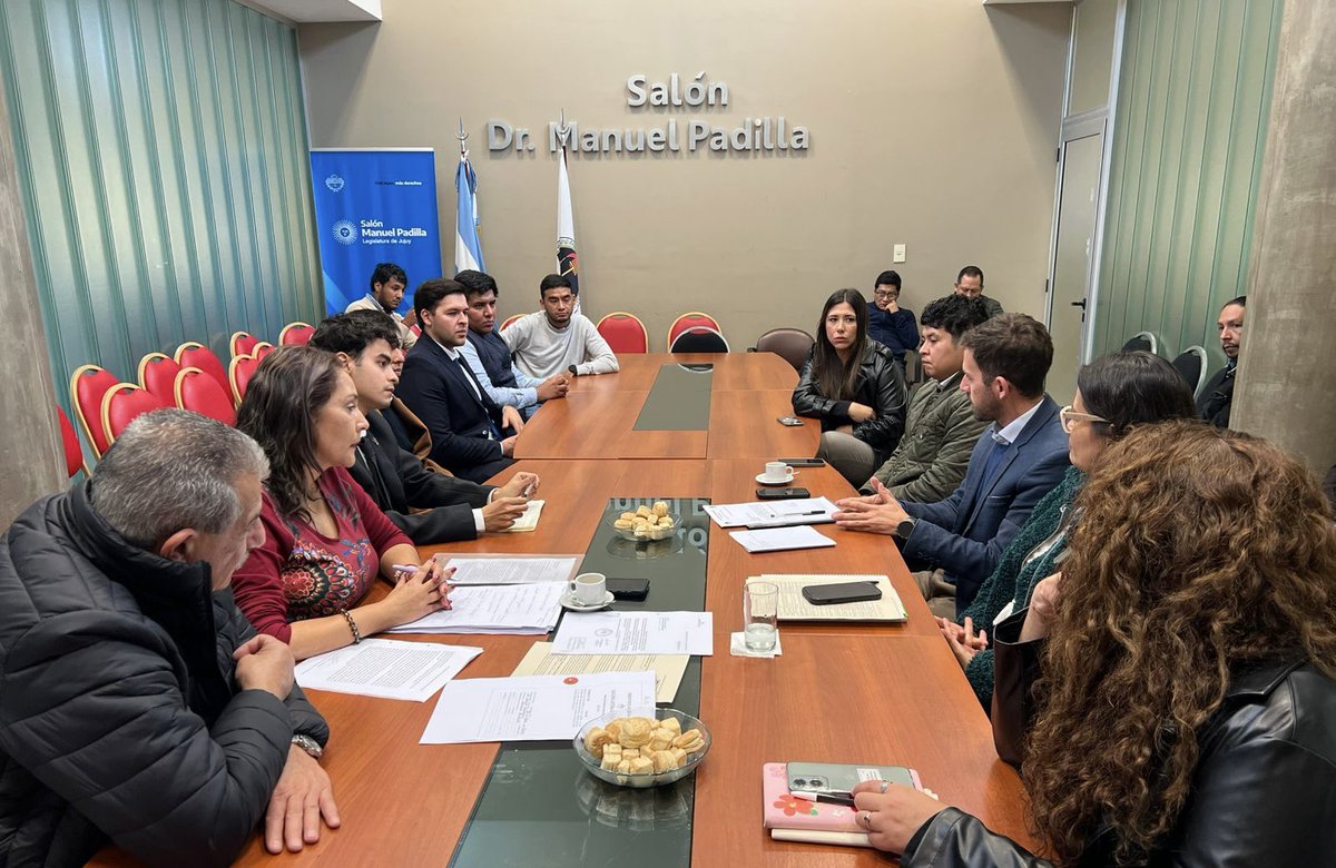 💥Avanza en la Legislatura la primera Ley Provincial de Juventudes de Jujuy.

🗣️Escuchamos aportes de jóvenes de distintos sectores para construir una ley moderna, participativa y federal.

La agenda joven no puede ser partidaria: debe ser una política de Estado. 🤝