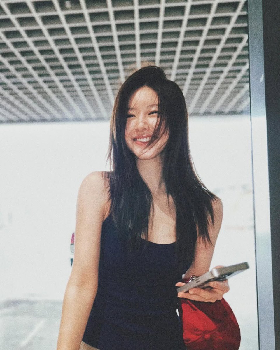 zhao lusi pics tweet media