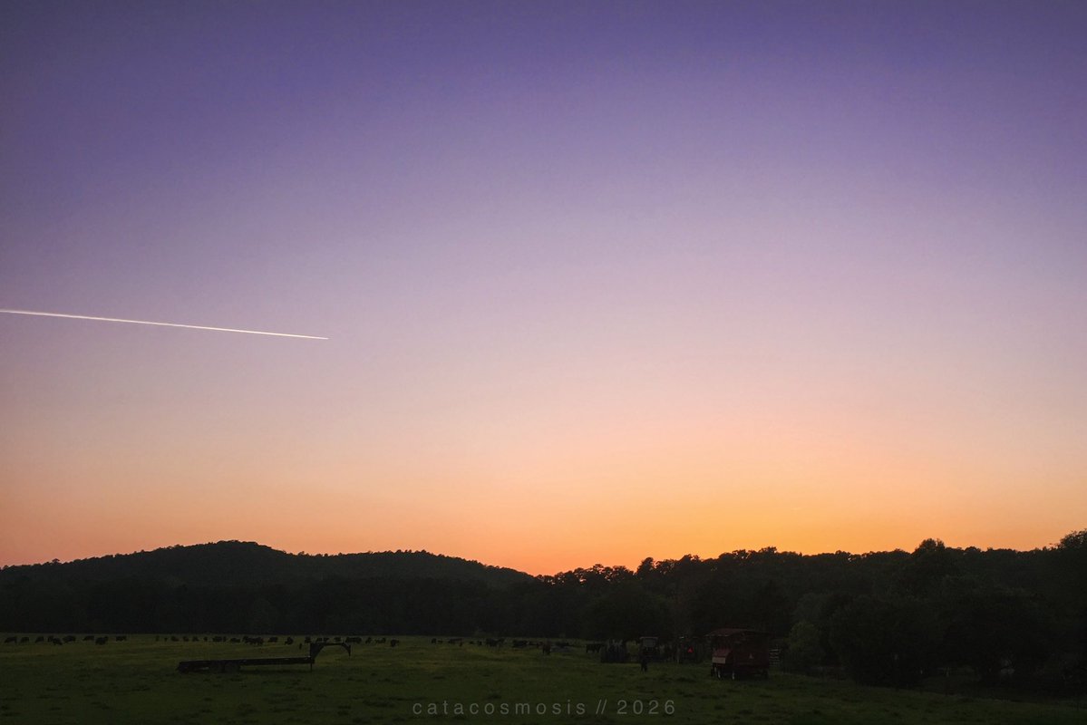 catacosmosis's tweet image. Almost dusk…

#vsco #sunset #rural #farmlife