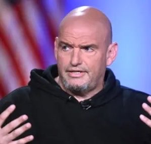 Politics & Poll Tracker 📡 tweet media