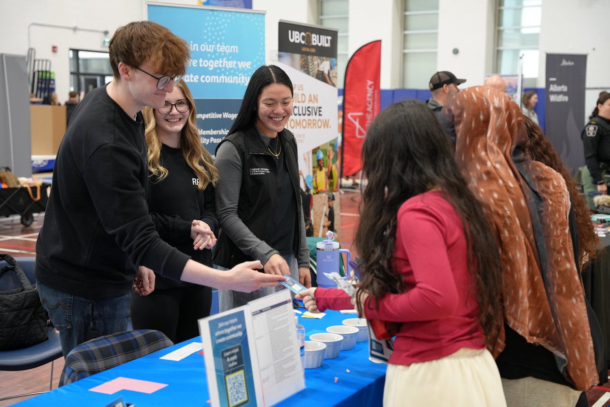 FMPSD's tweet image. What an incredible day at FMPSD's 4th Annual Career Fair!

A huge thank you to the 50+ exhibitors, companies, and partners who joined us.

Our students had an amazing time interacting, engaging, and exploring exciting future career pathways!

@annaleeskinner 
#FMPSD #YMM #RMWB
