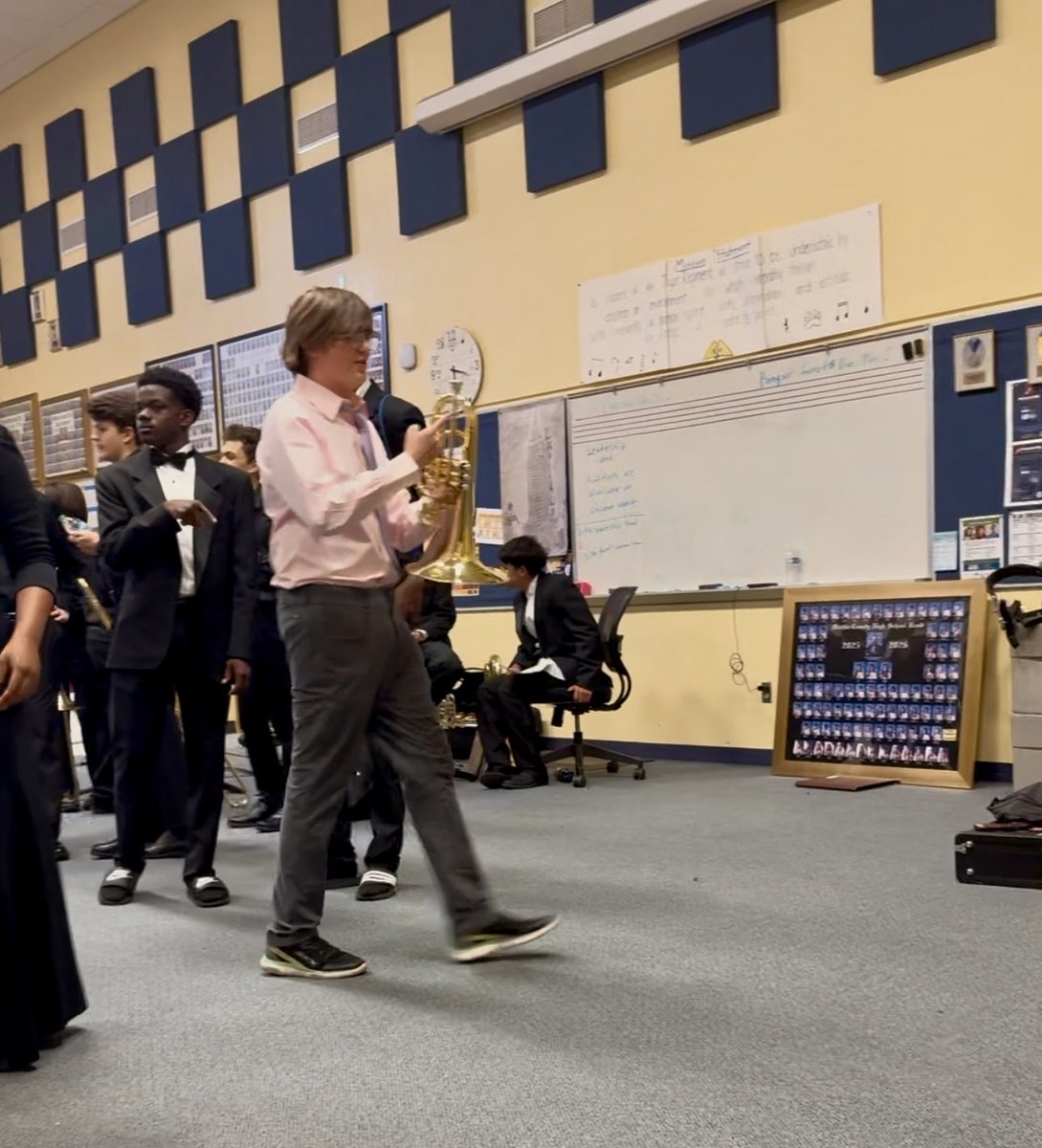 CollingsMaccrae's tweet image. Going to the high school concert. Ian is still in 8th grade. Five people yelled “Ian!” And ran over to hug him. Someone else yelled “Here’s the best horn player in the county!”

#tribe #autismIRL