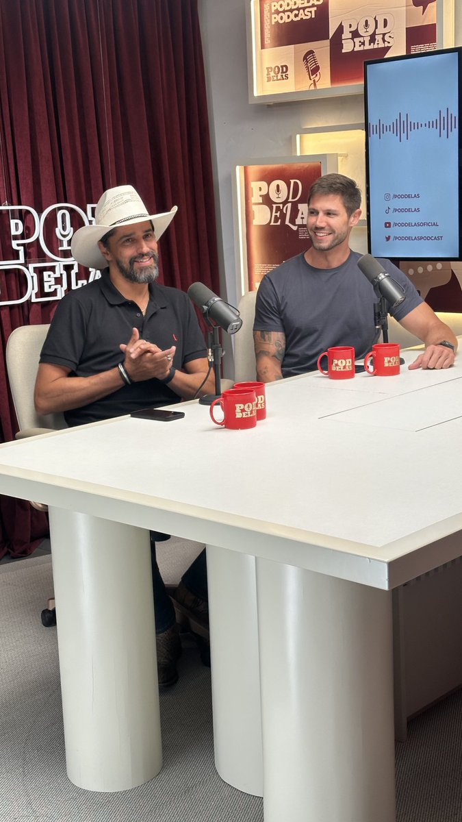 Namore alguém que te olhe como <a href="/JonasHSulzbach/">Jonas ⚡️</a> olha pro Cowboy 

JOBOY NO PODDELAS