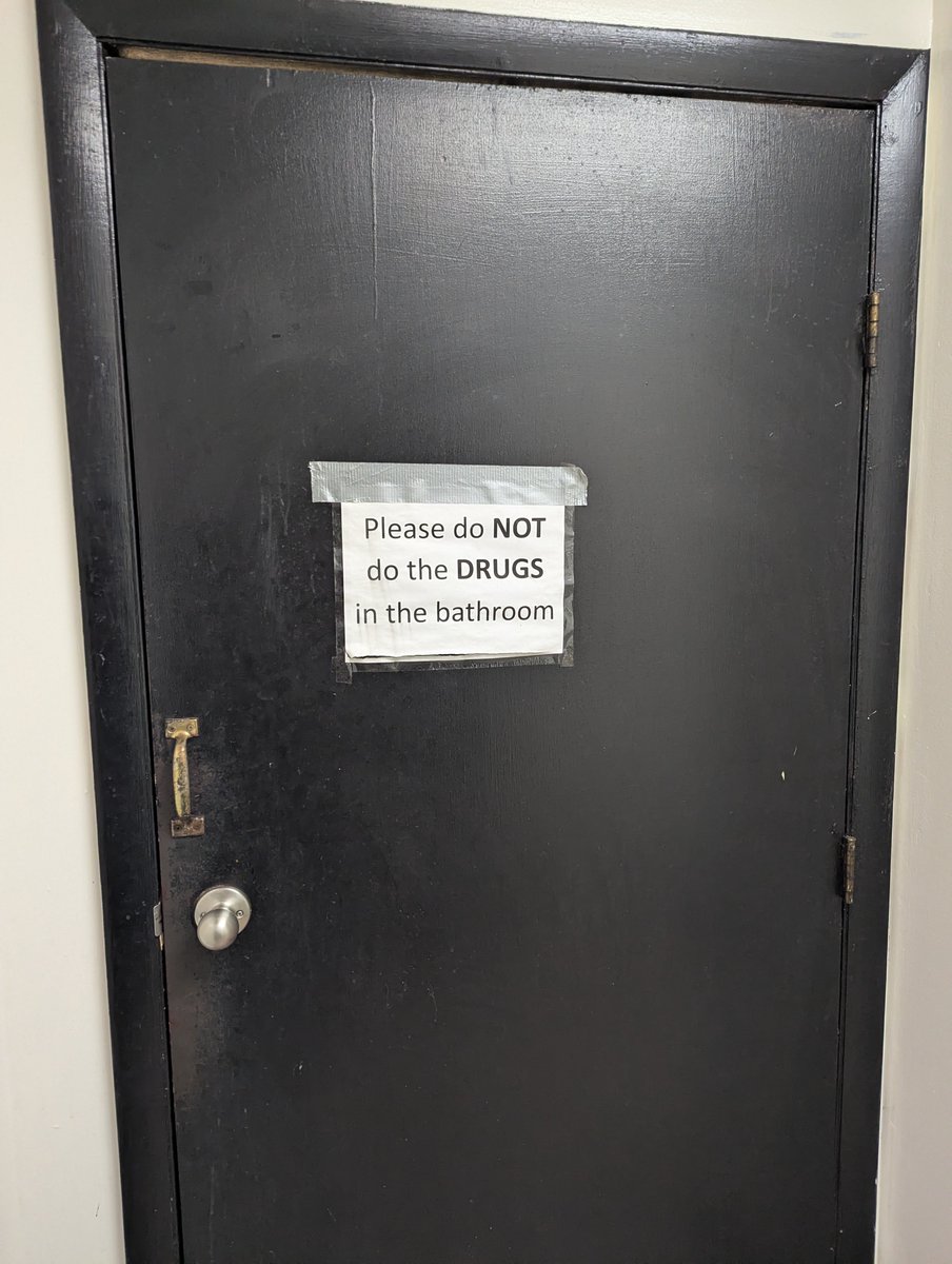 Emotional Cockroach tweet media