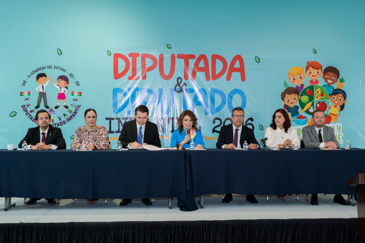 IEESonora's tweet photo. Con posturas a favor y en contra del tema “Alimentación y vida saludable: .¿Qué acciones implementarías en tu comunidad para que las familias se desarrollen con hábitos de buena alimentación y vida saludable?” las y los integrantes de la Diputación Infantil 2026, participaron en la sesión solemne de Congreso del Estado.

En la organización de este programa participan el #IEESonora, Congreso del Estado, Secretaría de Educación y Cultura y la Junta Local del INE en Sonora, promoviendo así la participación activa de niñas y niños, con el debate de propuestas.

Presentes en esta sesión, el consejero presidente Nery Ruiz Arvizu (@neryruiz), las consejeras Alma Lorena Alonso Valdivia (@almaalonso19), Flor Terecita Barceló Noriega (@FLORBARCELO11) y Linda Viridiana Calderón Montaño (@LindaVCalderon); los consejeros, Benjamín Hernández Avalos, Wilfredo Román Morales Silva (@wilfred86243392) y Jaime Olea Miranda, el Secretario de Gobierno, Adolfo Salazar Razo; la diputada Alejandra López Noriega (@alejandralopesn), presidenta del Congreso (@CongresoSon); Verónica Sandoval Castañeda, vocal ejecutiva de la junta local del INE en Sonora (@INE_Sonora); Adriel Córdova Pimentel en representación del Supremo Tribunal de Justicia de Sonora; Beatriz Cota Ponce (@BettyCotaPonce), subsecretaría de educación; de la Secretaría de Educación y Cultura (@SECSonora); diputado César Adalberto Salazar López, presidente de la Comisión de educación y cultura, así como las y los integrantes de la LXIV Legislatura local.

En el desarrollo de este programa, el IEE Sonora participa como autoridad responsable en el diseño de la convocatoria, la actualización de la documentación electoral para las etapas Escuela, Zona y Distrito, entre otras actividades.
