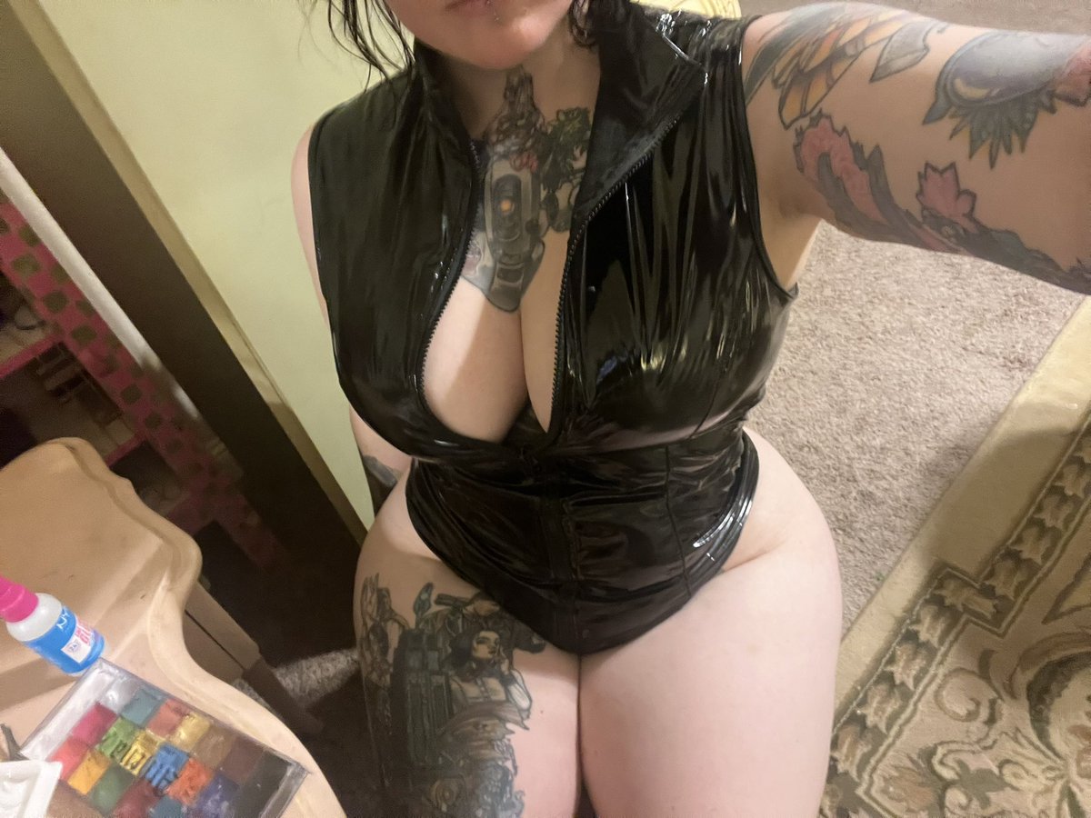 Heavenlee tweet media