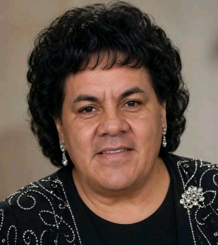 Sr. Wayne  el Ávidos de atención 🫡 😂🤣 tweet media