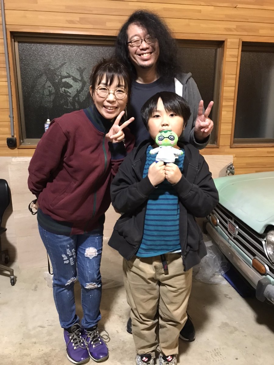 先日のワンマンライブ、映画『#ラブ・ミー』で共演した #佐藤光 くん #松緯理湖 さんが観に来てくれました✨️
光くん、成長してイケメンになってて驚きました😱
役柄とは言え息子のように感情移入してしまいますね🥺
久しぶりに家族写真撮りました📷

#谷洋幸アコースティック昼ワンマンライブ2026春