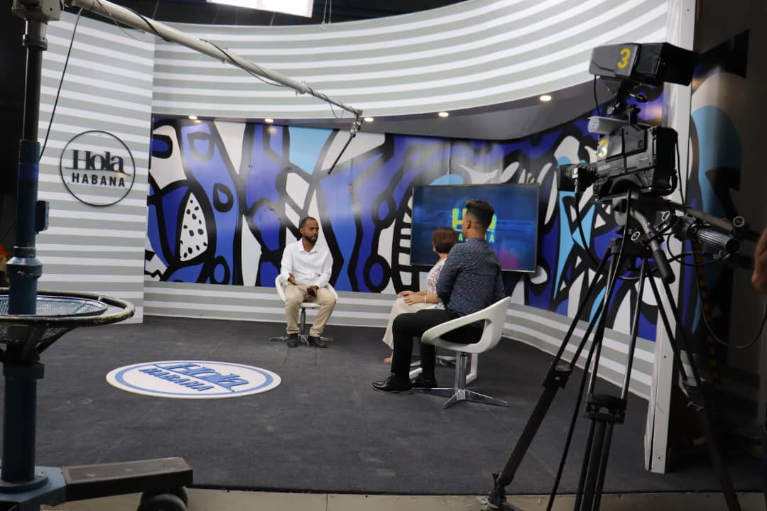 📢| En el programa Hola Habana, Hugo A. Fuentes Sarduy coordinador de la Dirección de Asistencia Legal del <a href="/Minjus_Cuba/">Ministerio de Justicia de la República de Cuba</a> la asistencia legal en el país. Atención y orientación jurídica a personas naturales. 

#MinjusConTodos 🇨🇺