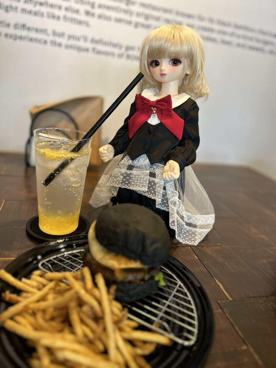 わぁ！黒いハンバーガーなんて初めて‼️
#bonnieandfriedtokyo