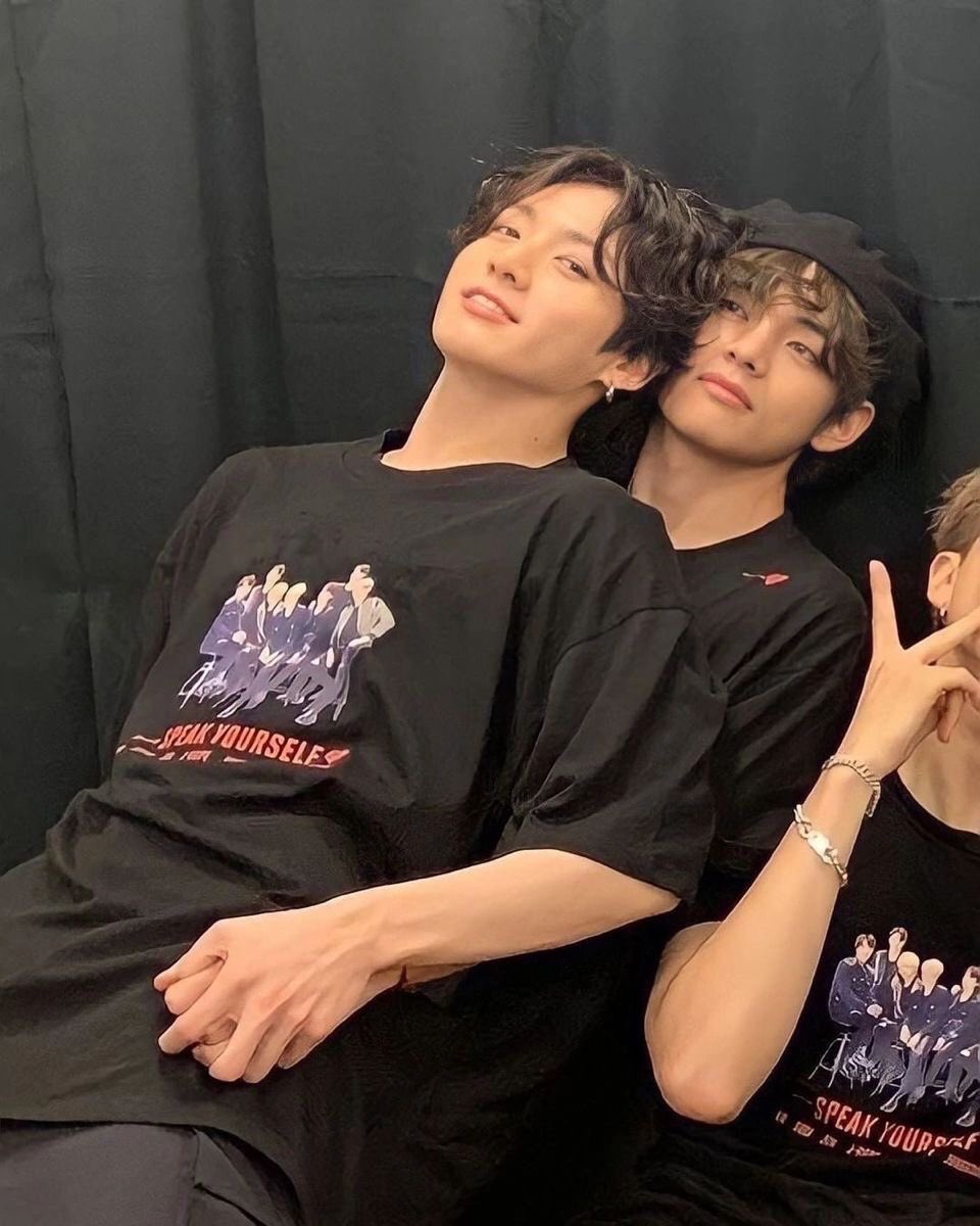•taekook old pics• tweet media