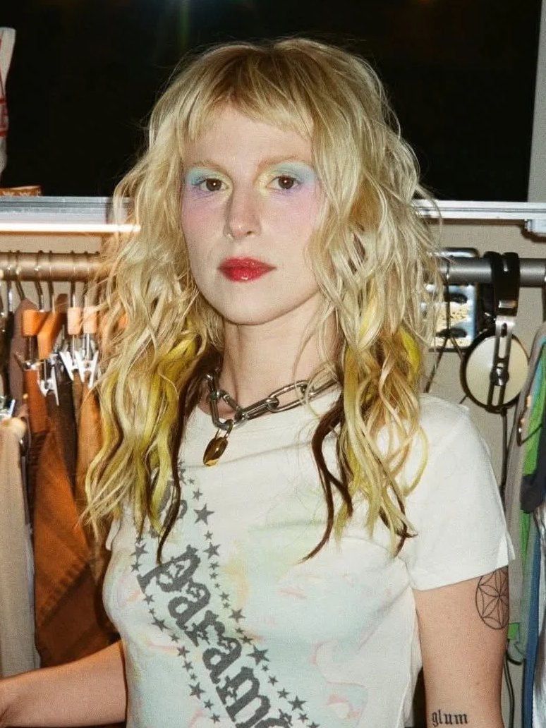 andrea from paramore🖤 tweet media