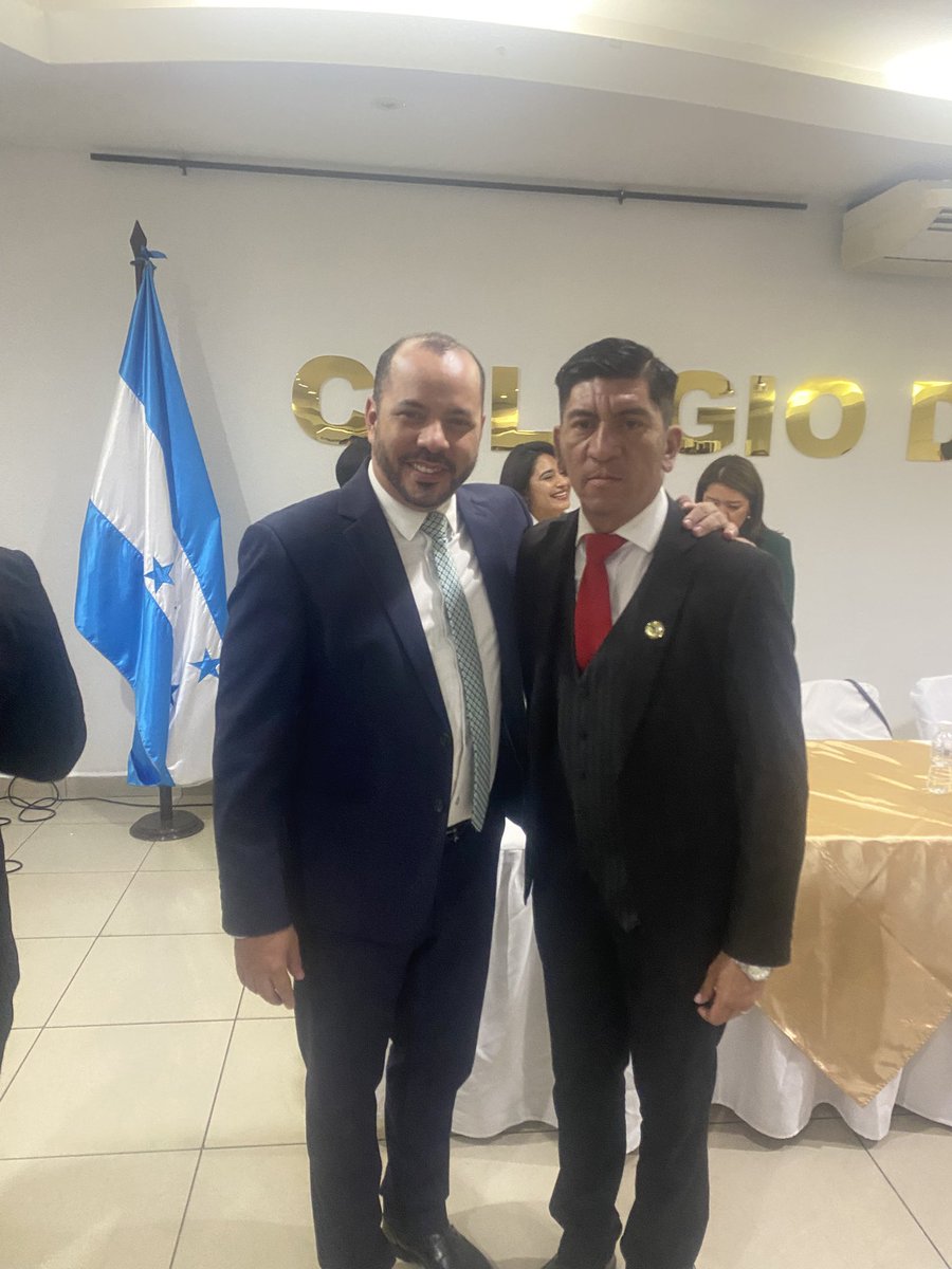 jfrols's tweet photo. Logré convertirme en abogado https://t.co/TBIgNJJs0s