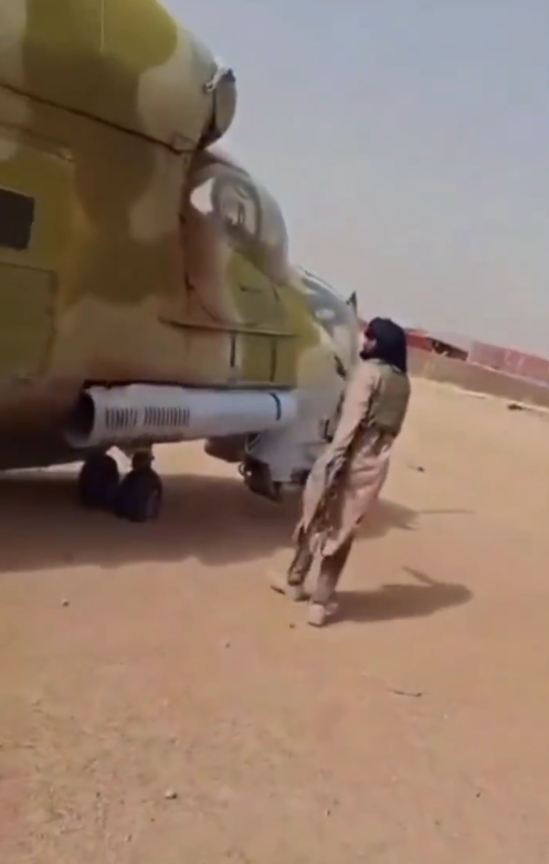 TracTerrorism's tweet image. Jama’a Nusrat ul-Islam wa al-Muslimin (#JNIM)/Azawad Liberation Front (#FLA) Militants Seize at Least One Military #Helicopter Following a Wave of Armed Assaults Across #Mali 
trackingterrorism.org/chatter/jnim-a…