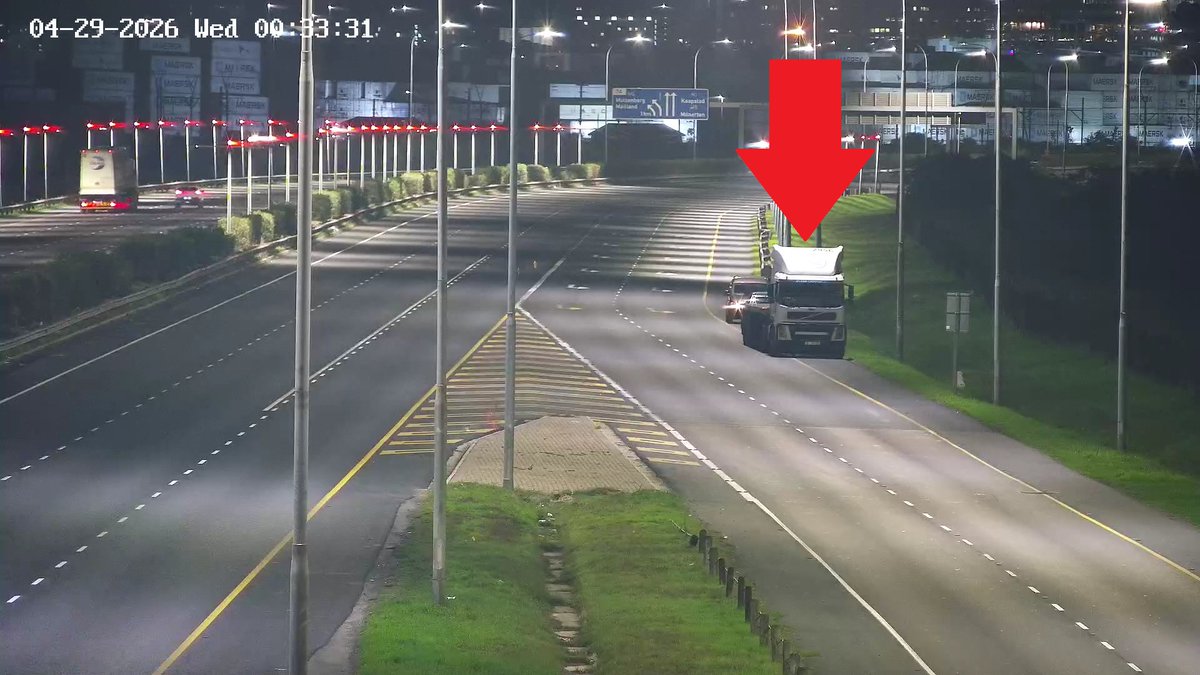 CapeTownFreeway's tweet image. 26042900004: Stationary Vehicle, N1 Outbound at Sable Service rd, left lane obstructed, no delays. #BeTheChange