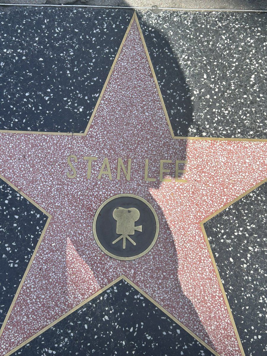 masonmancoffey1's tweet image. Oh my god…..: ITS HIM #StanLee