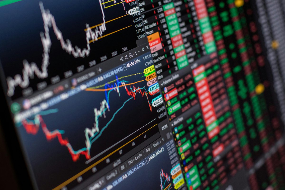 SSRN's tweet image. Using data on six #ESG raters for 4,343 #Chinese listed firms (2010–2022), this paper tests whether disagreement across ESG ratings affects how #firm‑specific information is reflected in stock prices.

Read: spkl.io/6012AfXmG
Subscribe: spkl.io/6016AfXmK