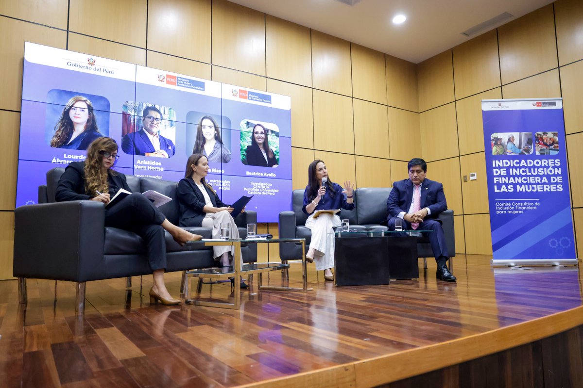 MimpPeru's tweet photo. #NotaDePrensa | 🇵🇪 MIMP impulsa la inclusión financiera de las mujeres con evidencia y acciones concretas

🟣 El MIMP destacó que las mujeres lideran el uso de billeteras digitales y registran menores niveles de morosidad en el sistema financiero, según el informe “Diagnóstico de brechas de inclusión y educación financiera de las mujeres con actividades económicas en la Amazonía del Perú”. Asimismo, se evidenció un incremento en el acceso al crédito de 29.6% en 2021 a 33.1% a diciembre de 2024, reduciendo la brecha con los hombres a 0.4 puntos porcentuales.

🔎 Lee la nota completa aquí: https://t.co/7smCZfMWkj

#MIMP #Amazonía #InclusiónFinanciera
