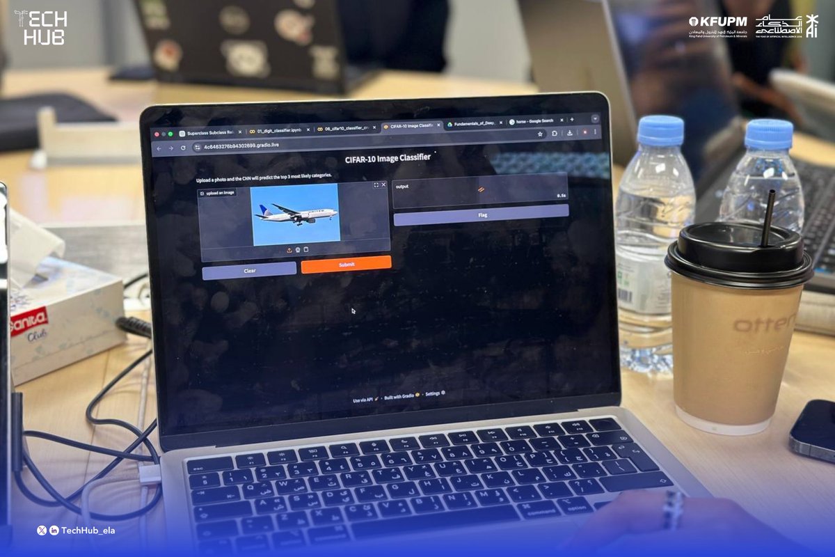 TechHub tweet media